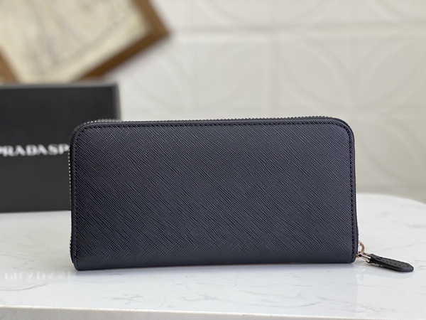 プラダ財布コピー背面デザイン